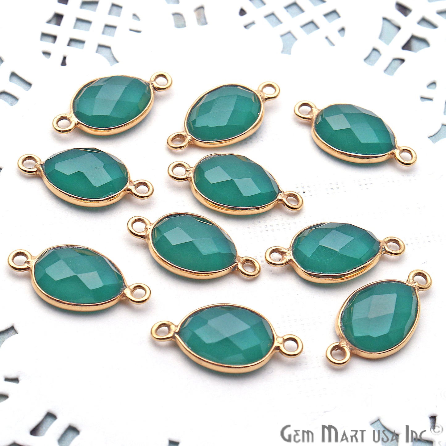 Green Onyx Egg Shape 8x10mm Gold Plated Single Bail Connector
