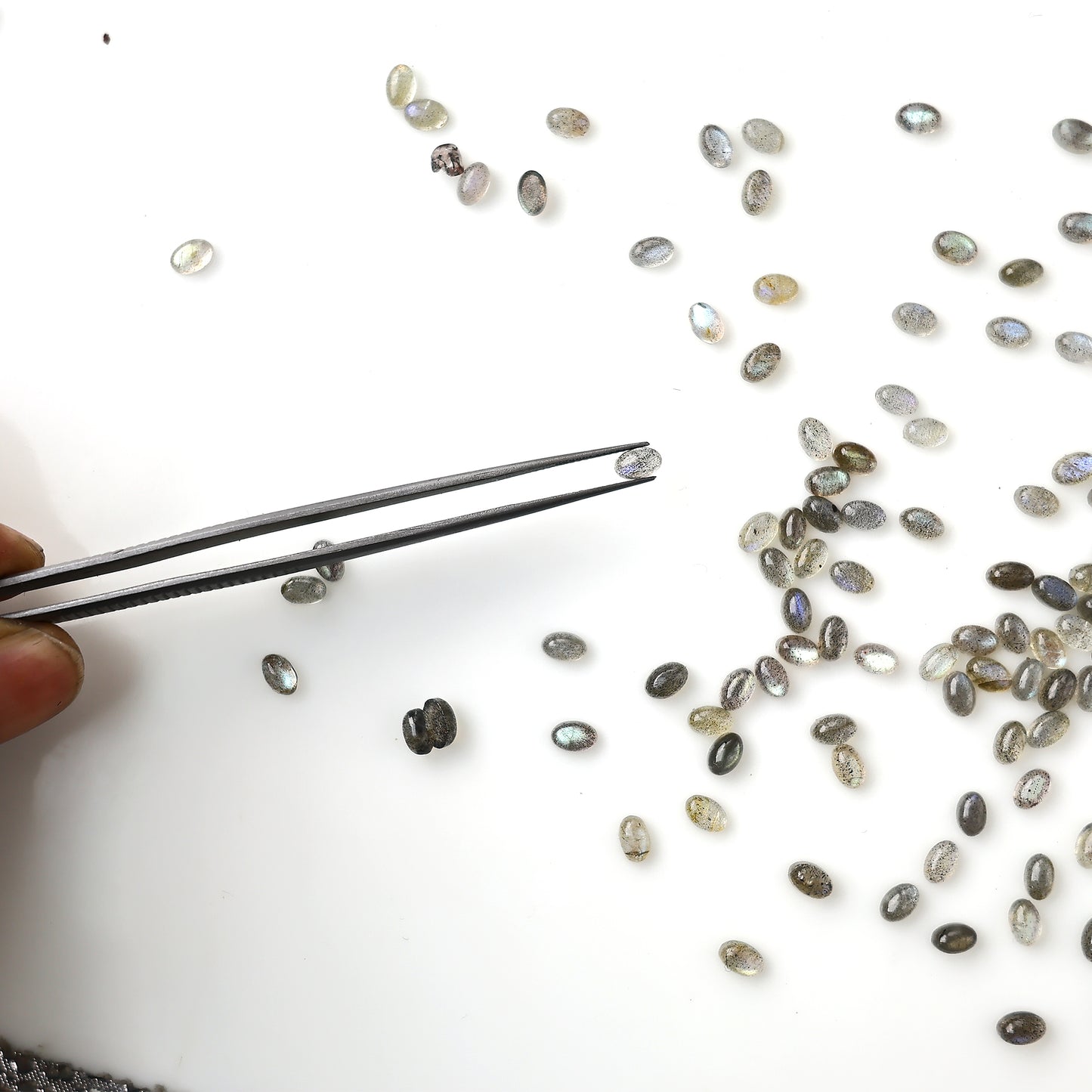 Labradorite Wholesale Gemstones, 100% Natural Semi-Precious Gems, Grey Cabochons Loose Gems, 6x4mm, Oval, 5 Carats