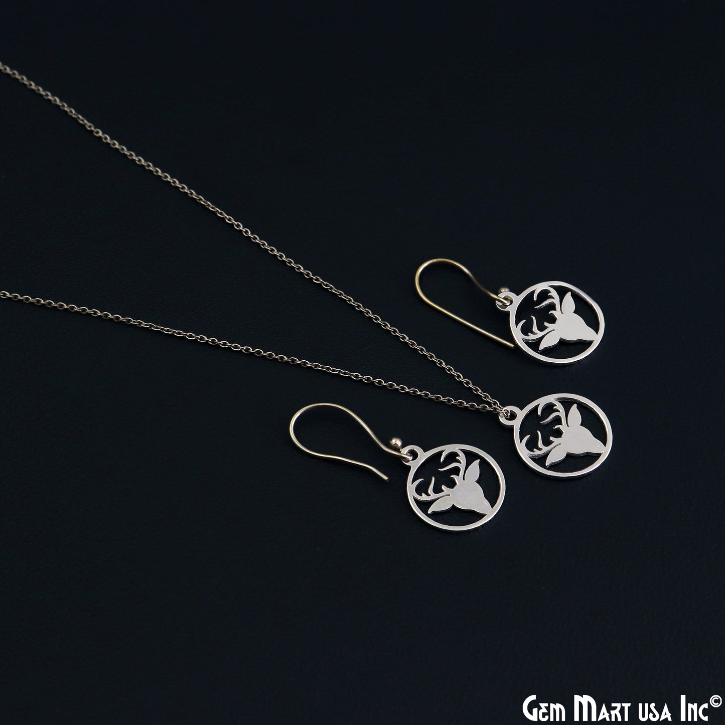 Deer Head In Round Shape Charm Laser Finding Silver Plated Charm For Bracelets & Pendants